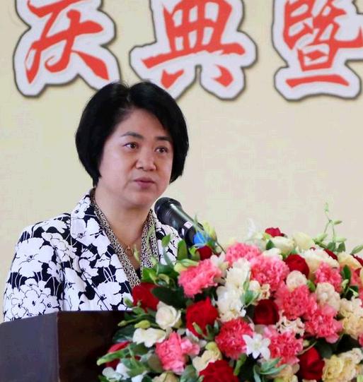 广东省教育厅副巡视员李亚娟女士发表讲话